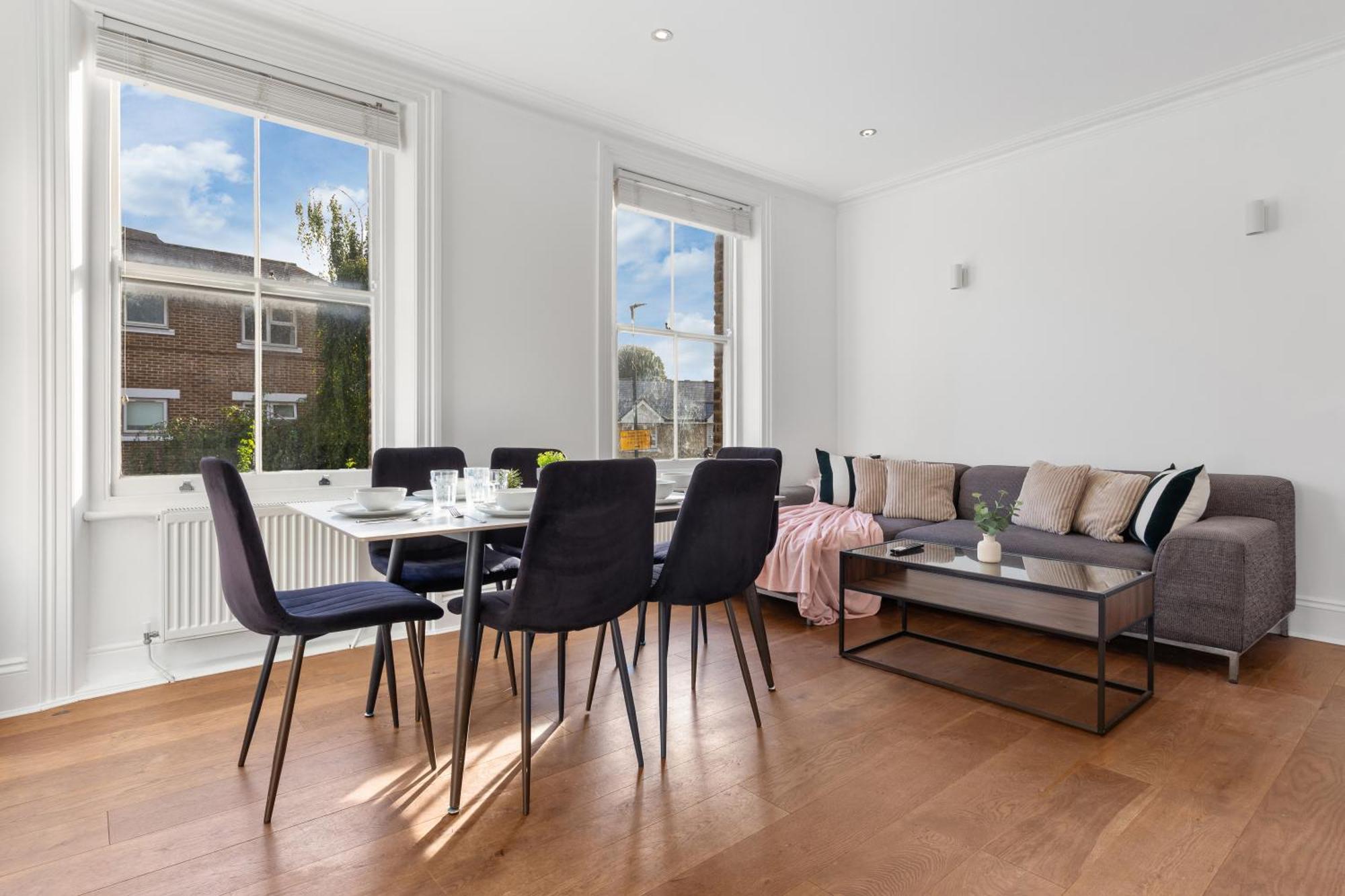 Luxury 4 Bedroom Flat With Stunning Shard View From Terrace In Central London! Next To Station, Sleeps 9 Exterior photo