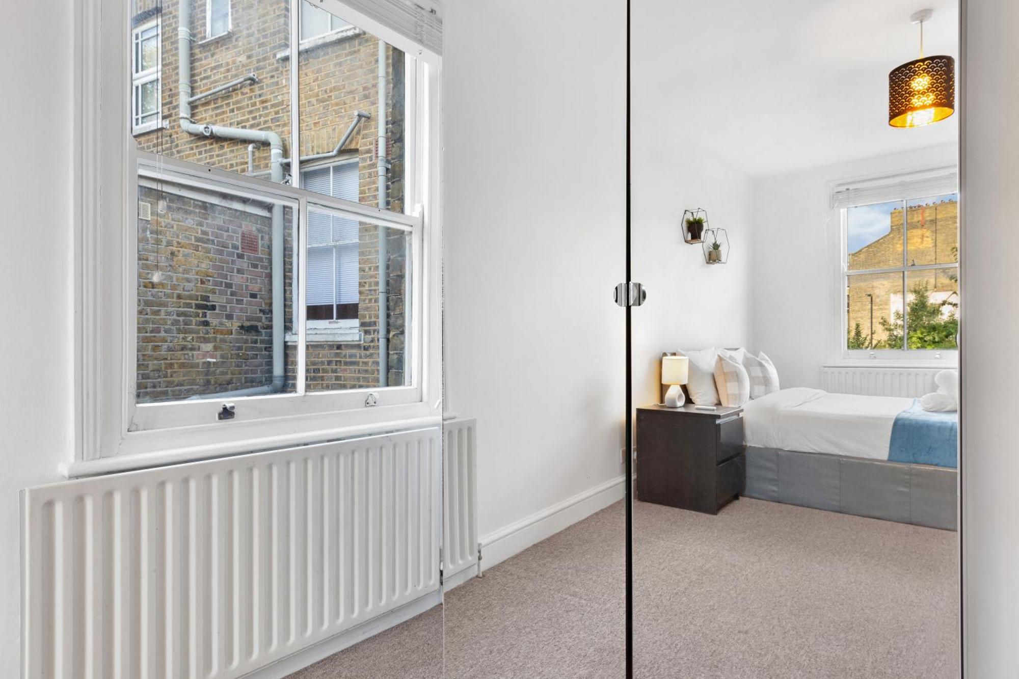 Luxury 4 Bedroom Flat With Stunning Shard View From Terrace In Central London! Next To Station, Sleeps 9 Exterior photo