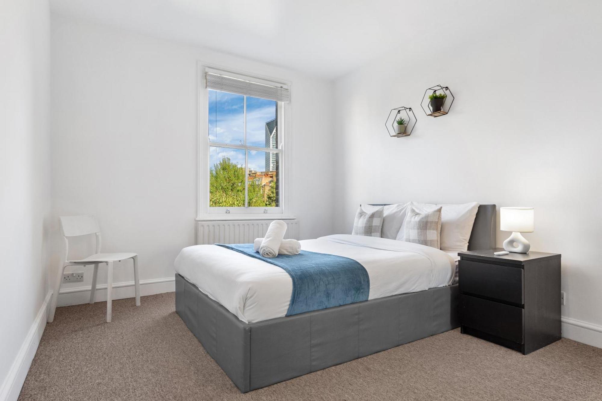 Luxury 4 Bedroom Flat With Stunning Shard View From Terrace In Central London! Next To Station, Sleeps 9 Exterior photo