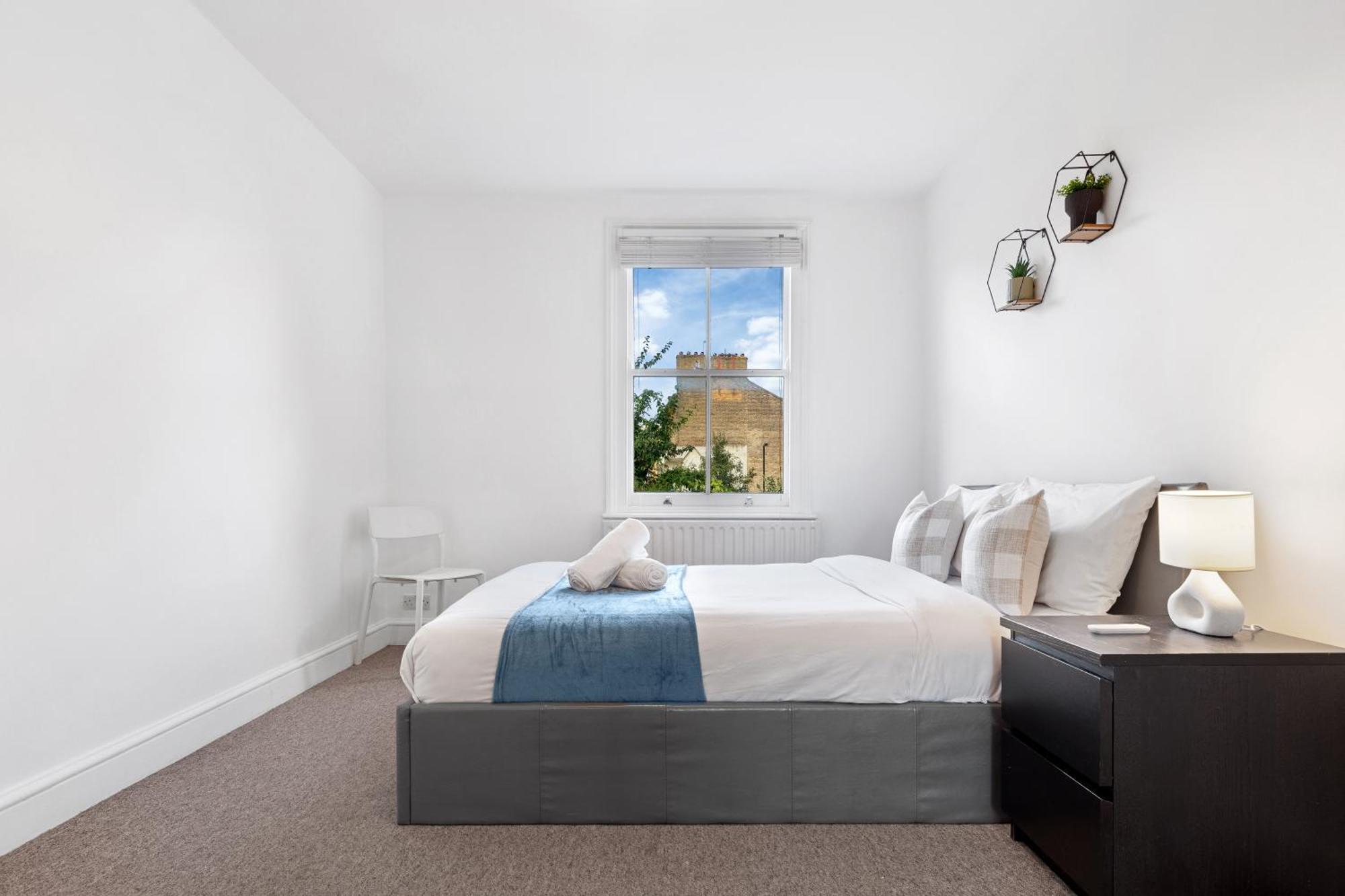 Luxury 4 Bedroom Flat With Stunning Shard View From Terrace In Central London! Next To Station, Sleeps 9 Exterior photo